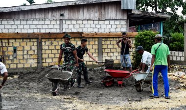 Manunggal Dengan Rakyat, Satgas Yonif 122/TS Pos Kotis Membantu Perbaikan Gereja GKI Pir IV Di Perbatasan Papua