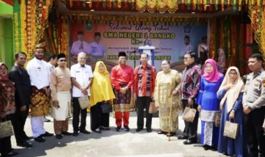 Wabub di dampingi Aspri Mulya hadiri HUT SMAN 1 Bangko yang ke 60