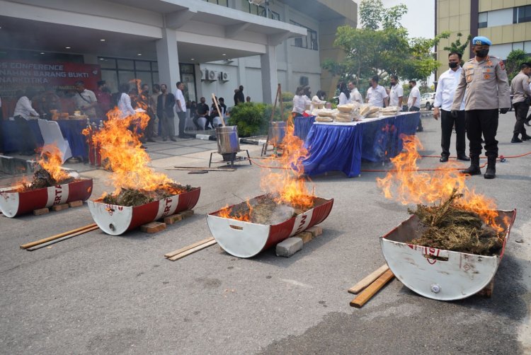 Pemusnahan Barang Bukti Oleh Polda Riau, di Hadiri Kejaksaan LAM dan TNI