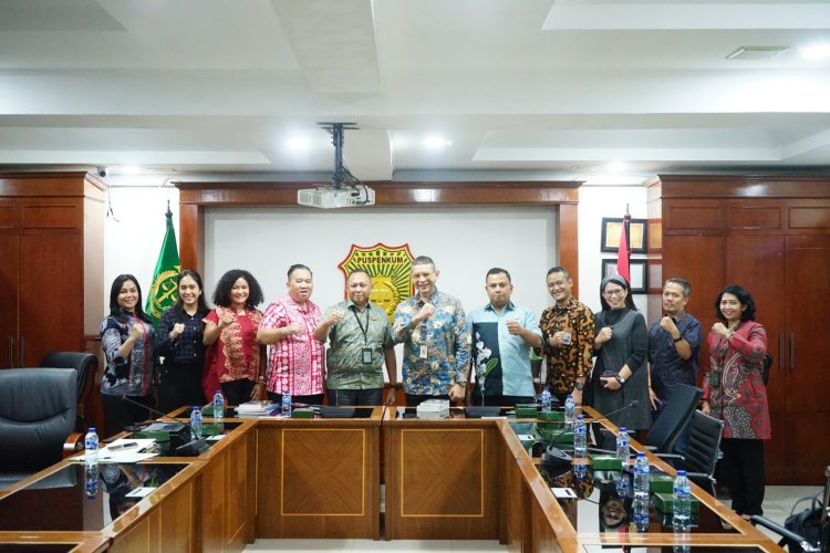 Kepala Pusat Penerangan Hukum Kejaksaan Agung Menerima Audiensi dari FIKOM Universitas Prof. Dr. Moestopo (Beragama) untuk Membahas Strategi Komunikasi Publik
