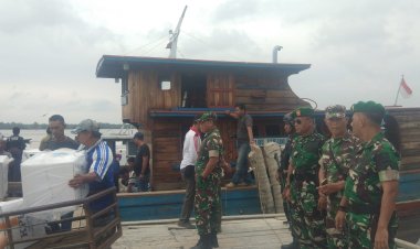 Tinjau Pendistribusian Logistik Pemilu, Kodim 0314/Inhil Terus Memberikan Dukungan Keamanan