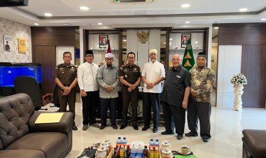 Kajati Riau Terima Audiensi dari Pengurus Badan Pengelola Masjid Raya An-Nur Provinsi Riau