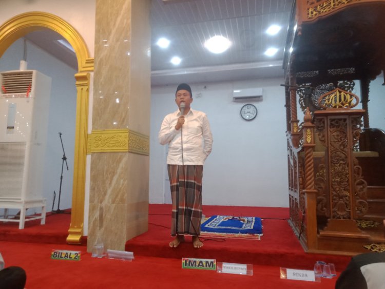 Wakil Bupati Rohil Mengikuti Tarawih Malam Pertama Ramadhan di Masjid Al Ikhlas: Mari Kita Manfaatkan Momentum Ramadhan dengan Sebaik-baiknya