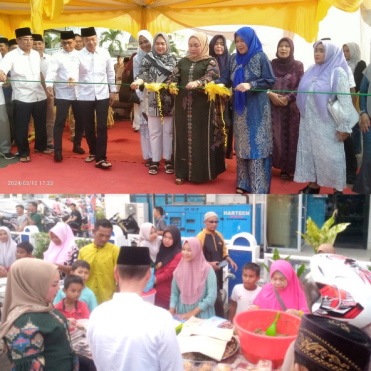 Bupati Rohil Afrizal Sintong SIP.MSI dan Istrinya Secara Resmi Membuka Pasar Ramadhan 1445 H
