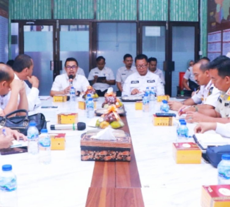 Pj Walikota Pekanbaru Pimpin Rapat Desk Pilkada: Bahas Kesiapan Pilkada Serentak 2024