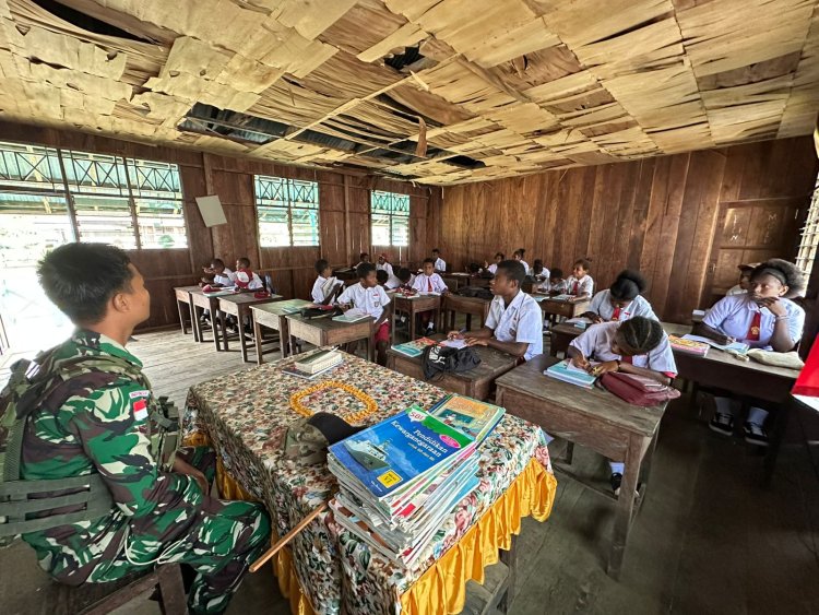 Pos Satgas Pamtas RI-PNG Berikan Pendidikan Sejarah dan Agama di SD Inpres Masyeta, Teluk Bintuni