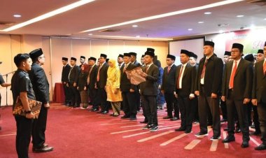 Wakil Ketua DPRD Pekanbaru Hadiri Pelantikan 45 Panwascam Pilkada 2024