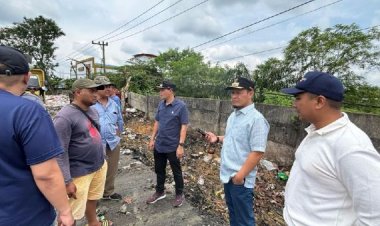 Wali Kota Pekanbaru Agung Nugroho Sidak TPS Sampah Liar di Jalan Soekarno Hatta Ujung, Langsung Ditutup