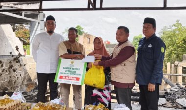 Baznas Riau Bantu Rp40 Juta untuk Korban Kebakaran Simpang Bom