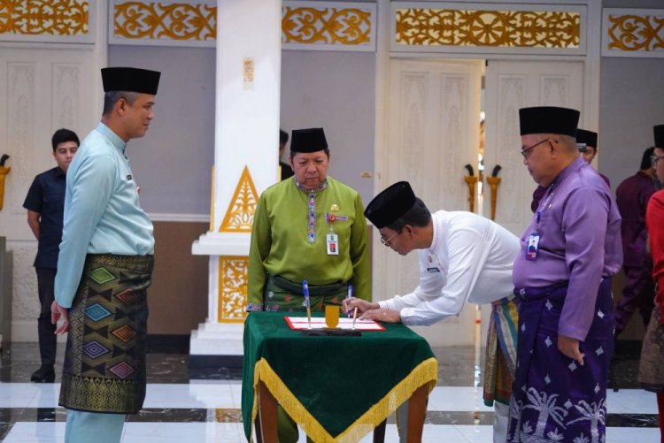 29 Lulusan IPDN Riau Siap Bertugas, Sekdaprov Tekankan Integritas ASN