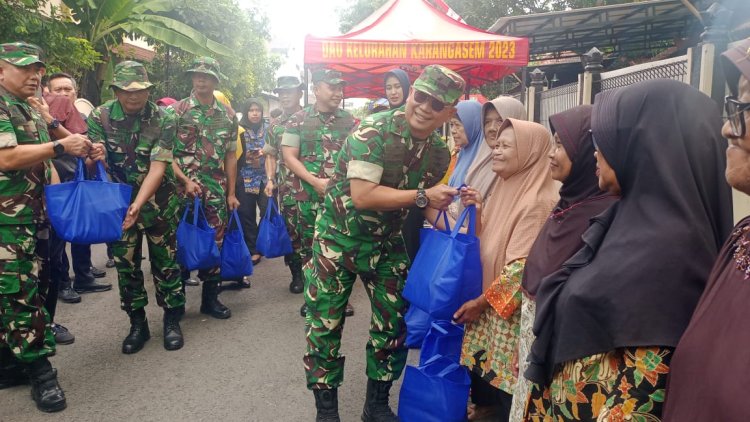 Ketua Wasev TNI Kunjungi TMMD Surakarta, Salurkan Bantuan Sembako