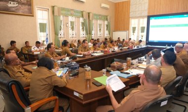 Bupati Siak Instruksikan OPD dan Camat Genjot PAD Hadapi Defisit