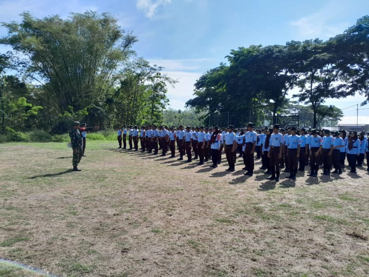 Koramil Gemolong Latih Siswa SMK Sakti dengan Bela Negara