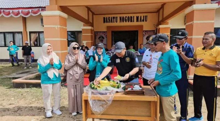 Warga Sentajo Raya Meriahkan HUT Kuansing ke-26 dengan Senam Massal dan Pembagian Bibit Buah