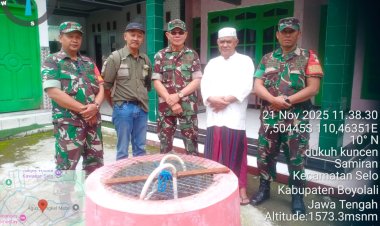 TNI dan Warga Selo Gotong Royong Rawat Sumur Resapan