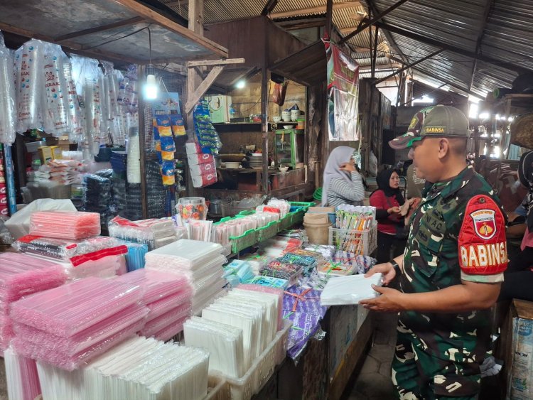 Babinsa Pantau Harga & Situasi Pasar Harjodaksino