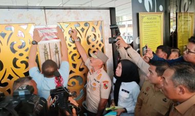 Wako Pekanbaru Segel THM Paragon Usai Viral Video Kontes Waria