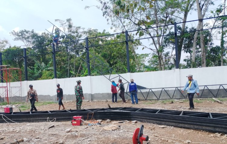 Babinsa Wonogiri Awasi Pembangunan KDKMP, Dorong Ekonomi Desa Karanglor