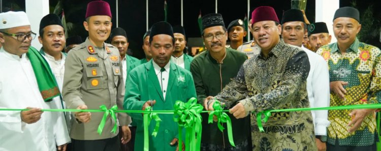 Bupati Kuansing Hadiri Tabligh Akbar UAS, Resmikan Sekretariat MWC NU Singingi Hilir