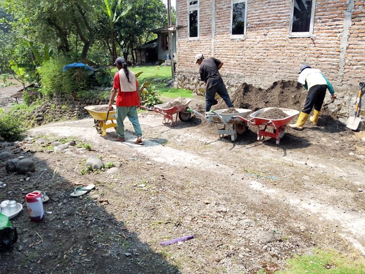 Gotong Royong TNI dan Warga Bangun Jembatan Garuda Wonogiri