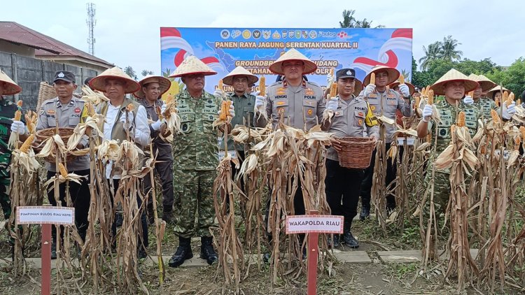 Waka Polda Riau Pimpin Panen Raya Jagung Nasional di Pekanbaru