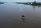 Tembus Arus Sungai Sejauh 15 Kilometer,Satgas TMMD Ke-129 Kodim 0313/KPR , Langsir Material ke Desa Pangkalan Terap