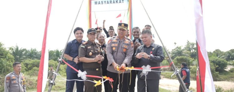 Kapolri Resmikan Jembatan Merah Putih Presisi di Kuansing