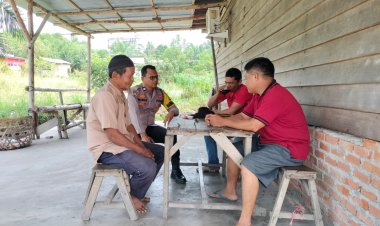 Polsek Pangkalan Kerinci Sambangi Warga, Sampaikan Pesan Kamtibmas dan Cegah Karhutla