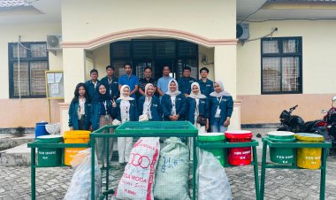 KKN UMRI Edukasi Bank Sampah di Desa Sako Pangean