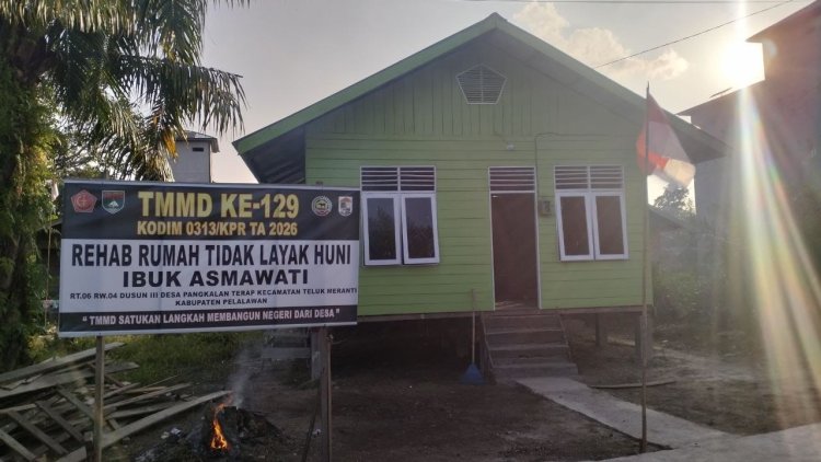 Rampung 100 Persen, Rumah Baru Ibu Asmawati Hasil Karya Satgas TMMD ke-129 Kodim 0313/KPR Siap Dihuni   