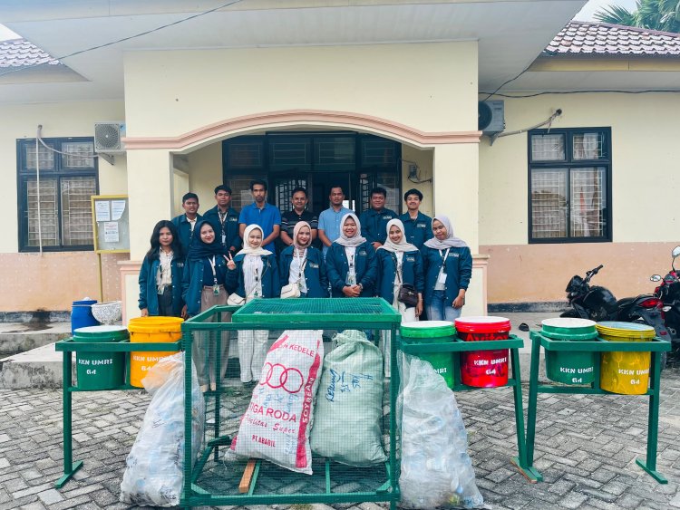 KKN UMRI Edukasi Bank Sampah di Desa Sako Pangean